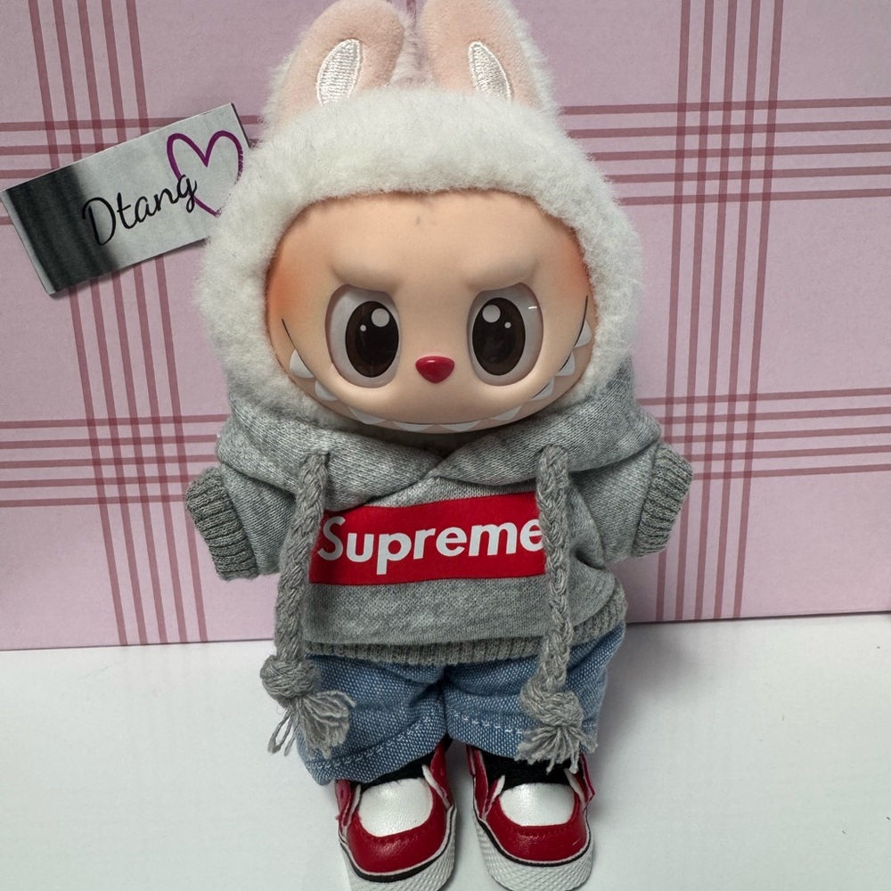 Labubu chill outfit